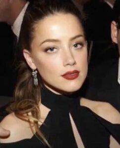 PHOTO Amber Heard Mimicking Vanessa Paradis By Wearing Exact Same Outfit As Her