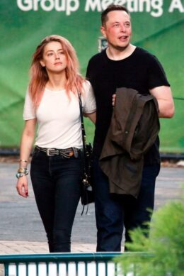 PHOTO Elon Musk Had Swollen Face And Injuries Visible While Out In