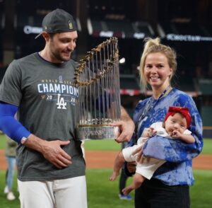 PHOTO Every Player In Baseball Thinks AJ Pollock's Wife's Face Is Ugly Except AJ Pollock