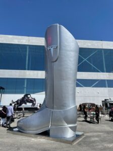 PHOTO Giant Metal Tesla Boot Outside Gigafactory In Texas