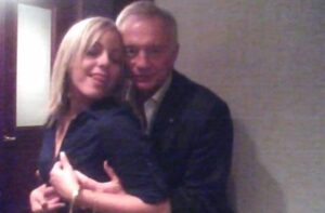 PHOTO Jerry Jones Had Another Blonde Mistress Much Younger Than Cindy Davis While He Was Married