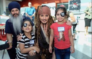 PHOTO Johnny Depp Goes To Children's Hospital To Cheer Up Kids While Amber Heard Said She Would Donate To It And Never Did