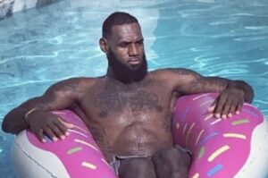 PHOTO Lebron Relaxing On A Floatie In Crystal Blue Water