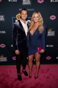 PHOTO Miranda Lambert In A Blue Dress At The CMT Awards