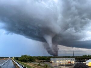 PHOTO Amazing Shot Of Andover Kansas Tornado Right Next To Freeway