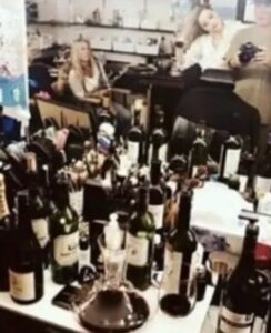 PHOTO Amber Heard Goes Absoutely Crazy When She Gets Drunk On Wine And Doesn't Even Throw The Empty Bottles Away