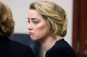 PHOTO Amber Heard Making The I Have Never Done Anything Wrong In My Life Face