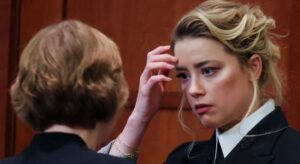 PHOTO Amber Heard Realizing How Many Lies She Has To Remember For 10 Days