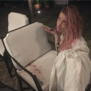 PHOTO Amber Heard Spilling Glasses Of Wine All Over Chairs In 2017 From Being So Drunk