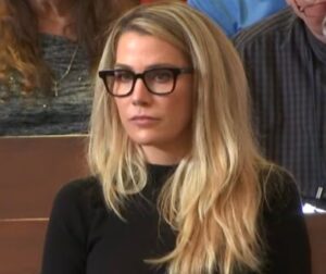 PHOTO Amber Heard's Doctor Shannon Curry Looking Like A Boss And Hot As Ever In Court