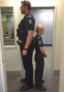 PHOTO Height Comparison Between Vicky White And Casey White Will Make You Giggle