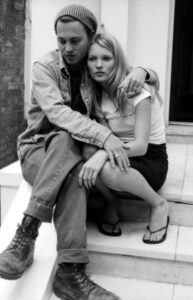 PHOTO Johnny Depp Holding Kate Moss On Steps In Front Of Property Gently Why Moss Has Nothing Bad To Say About Him