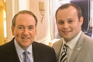 PHOTO Mike Huckabee With Josh Duggar