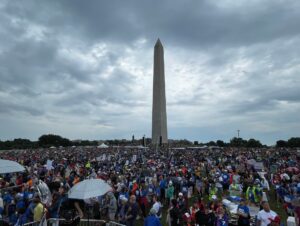 PHOTO 50K People Standing Outside Washington Monument In DC To Protest Gun Violence