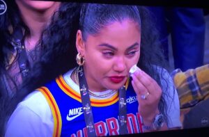 PHOTO Ayesha Curry Crying Fake Tears For All Her Hates And She Even Had A Little Tissue