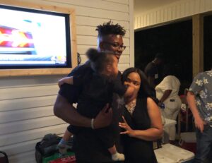 PHOTO Jaylon Ferguson With His Daughter On Draft Night