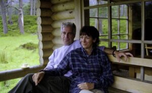 PHOTO Jeffrey Epstein And Ghislaine Maxwell At Queen Elizabeth's Residence At Balmoral