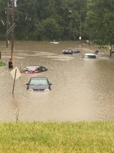 PHOTO 15 Inches Of Rain In St Lois Turned Neighborhood Into Swimming Pool With Cars Floating
