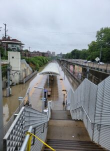 PHOTO Comparison Showing How Much The Flood Waters Have Gone Down In St Louis Since The Flood Started