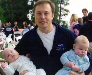PHOTO Elon Musk Holding Two Babies When He Was Still Working To Make Paypal A Large Company