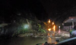 PHOTO Of Landslide In Hazard Kentucky Fom Excessive Flooding