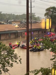 PHOTO St Louis Looked Less Like A City After Flooding And More Of An Exotic Camping Spot