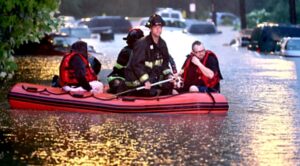 PHOTO The Only Way To Get Around St Louis Streets Since Flooding Was By Water Raft