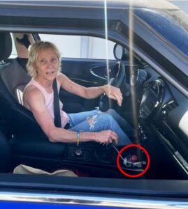 PHOTO Anne Heche Had A Vodka Bottle In Her Cupholder In The Car She Crashed