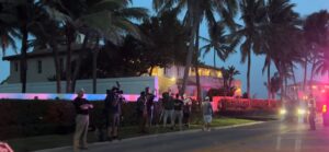 PHOTO Dozens Of Media Assembled Outside Mar-A-Lago Monay Night