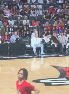 PHOTO Mark Davis Wearing Pure White Suit Courtside In Vegas At Aces Game 1 Playoff Matchup