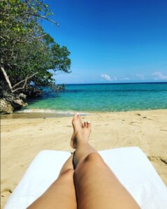 PHOTO Nicole Linton Sunbathing On The Sand At An Exotic Beach