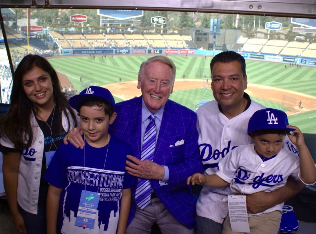 PHOTO Vin Scully Meeting US Senator Of California Alex Padilla And His ...