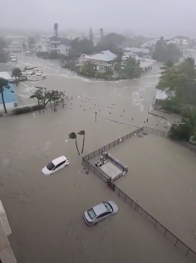 Photo Aerial View Of Where Storm Surge Got Up To 20 Feet In Fort Myers Beach Florida 9022