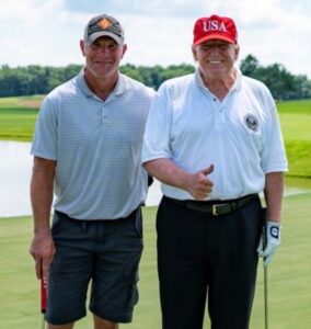 PHOTO Brett Favre Golfing With Donald Trump