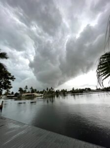 PHOTO Clouds Hanging So Low In Fort Lauderdale Like The World Is About To End