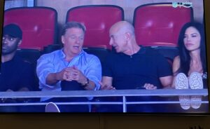 PHOTO Curtis Martin Was With Jeff Bezos And Roger Goodell But Neither Would Let Curtis Into The Conversation