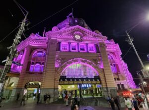 PHOTO Flinders St Station In Melbourne Lit Up To Honor Queen Elizabeth