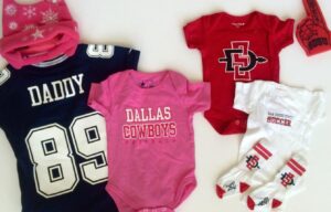 PHOTO Gavin Escobar's Wife Bought His Newborn Daughter A Small Daddy Number 89 Dallas Cowboys Jersey To Wear