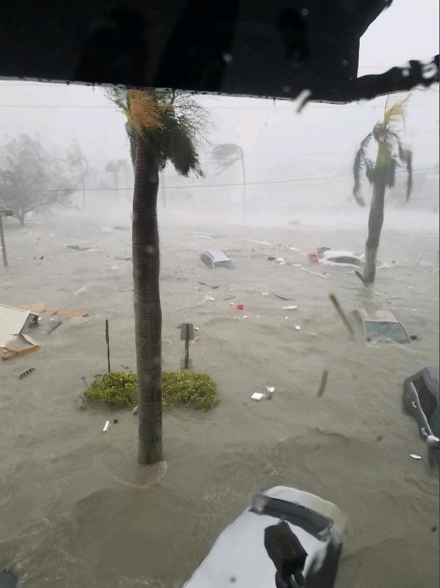PHOTO Major Flooding At Diamondhead Beach Resort On Fort Myers Beach Is