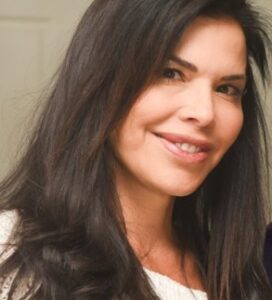 PHOTO Of How Ugly Jeff Bezos' Girl Lauren Sanchez Was Before She Had Plastic Surgery And Her Face Was All Natural