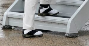 PHOTO Of Trump Boarding Plane With Close Up Of His White Golf Shoes That Make Him Looked Unpresidential