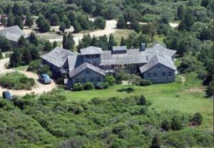 PHOTO Ron DeSantis Should Call Up Meg Ryan And See If She Is Willing To Let Some Migrants Stay At Her Mansion