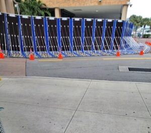 PHOTO Street View Of Wall Built To Stop Hurricane Ian From Flooding And Destroying Tampa General Hospital