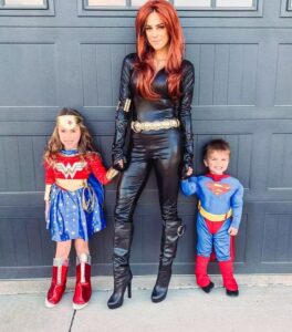 PHOTO Jana Kramer With Her Two Kids Dressed Up As Superman And Superwoman