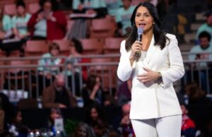 PHOTO Tulsi Gabbard In Tight Pants Will Have You Very Thirsty