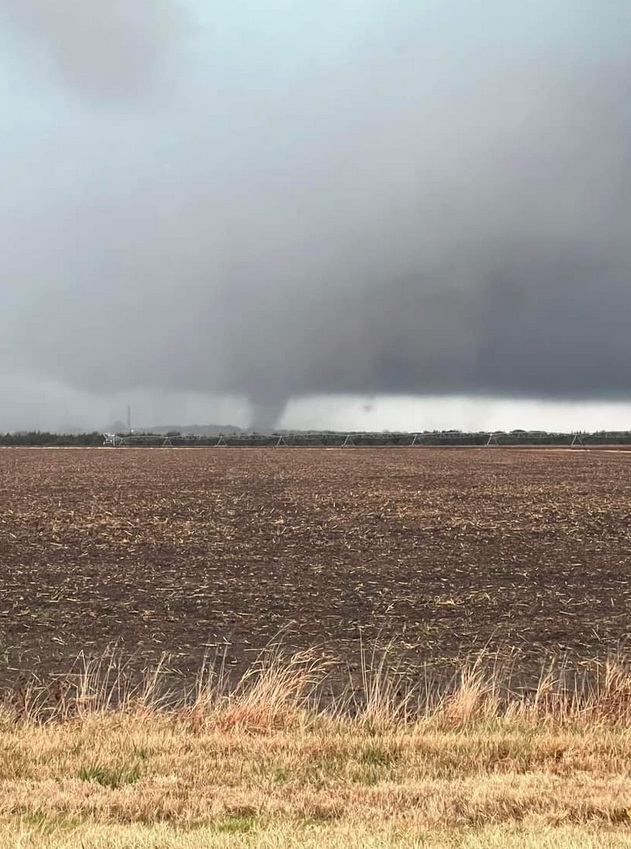 PHOTO Close Up Of Tornado Touching Down In Paris Texas For The First
