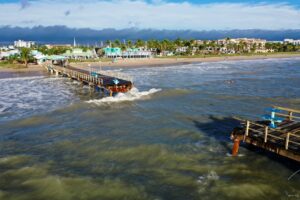 PHOTO Lauderdale-By-The-Sea Pier Broke Off Into The Ocean And Will Need To Be Rebuilt