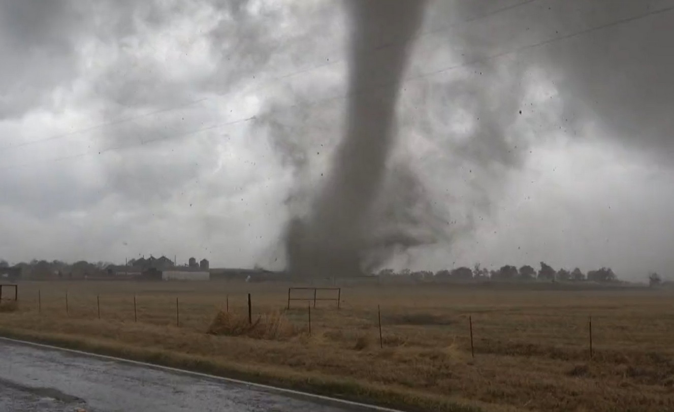 PHOTO Sky Was So Dark While Tornado Hit Paris Texas You Would Think It ...