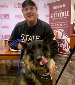 PHOTO Mike Leach Loved Dogs