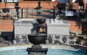 PHOTO Lisa Marie Presley's Tomb At Graceland